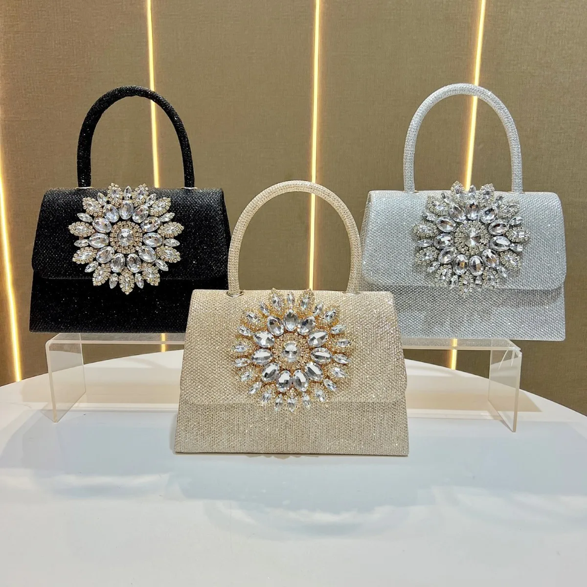Modna torebka damska crossbody z rodowaną kratą, małym kwadratem, diamentowym wzorem, zawieszką w kształcie litery L, na co dzień, z magnetycznym zapięciem, kolor niebieski, gorący trend...