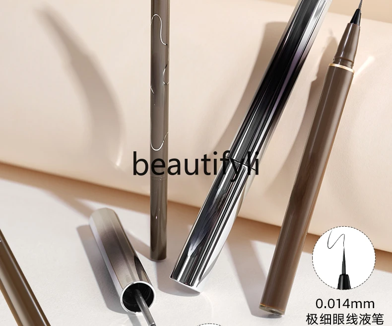 Very fine eyeliner pen waterproof, non-smudging and sweat-proof novice