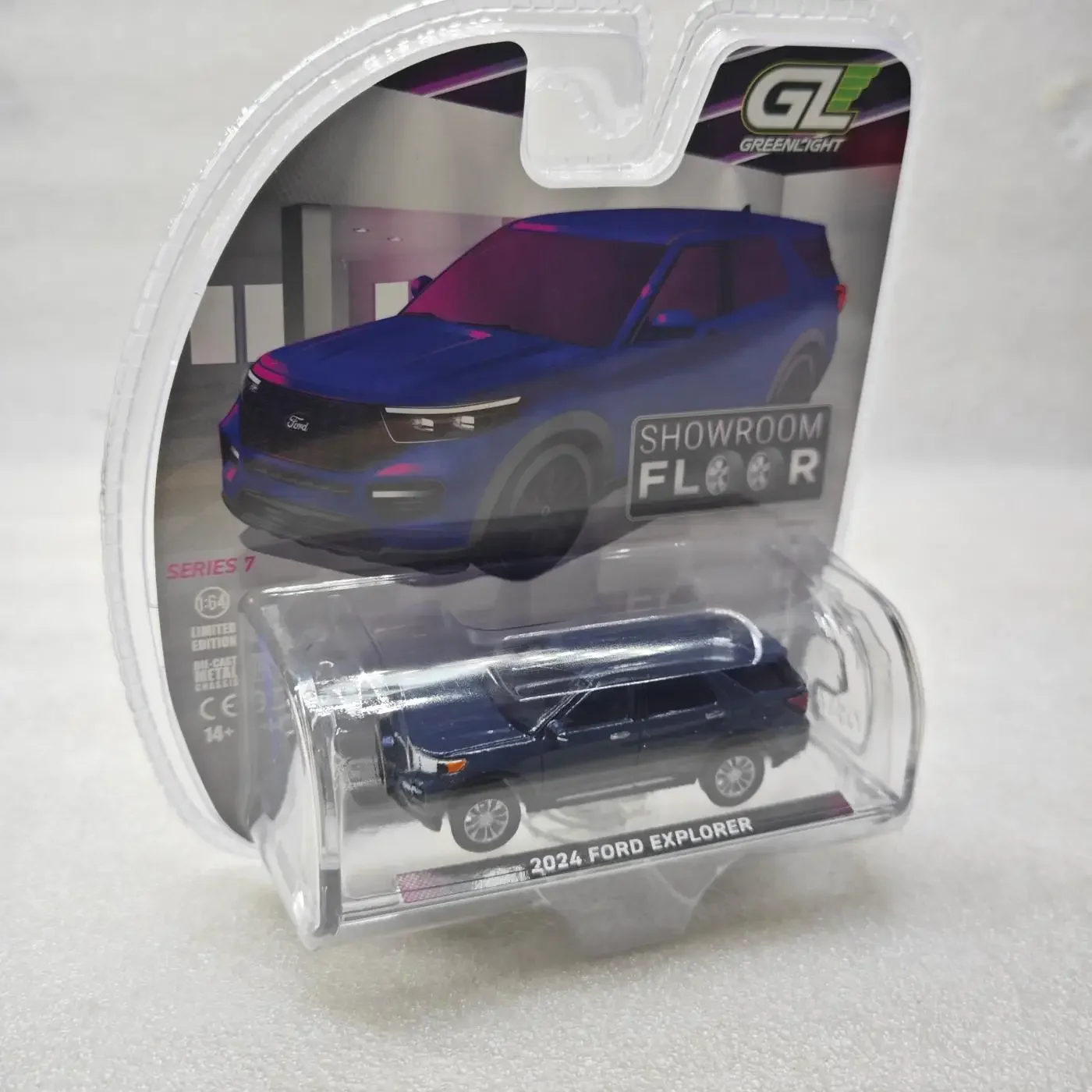 

Green Light 1:64 Серия «Выставочный зал» 7-2024 Ford Explorer - Stone Blue, металлическая модель, детская игрушка, коллекционная, хит продаж