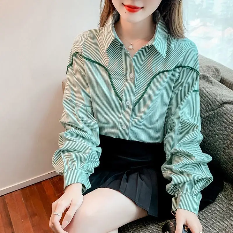 Retro Chic 2024 Autumn New Spliced Polo Neck Lantern Sleeves Ruched Striped Blouses Women\'s Loose Casual Single Breasted Shirts