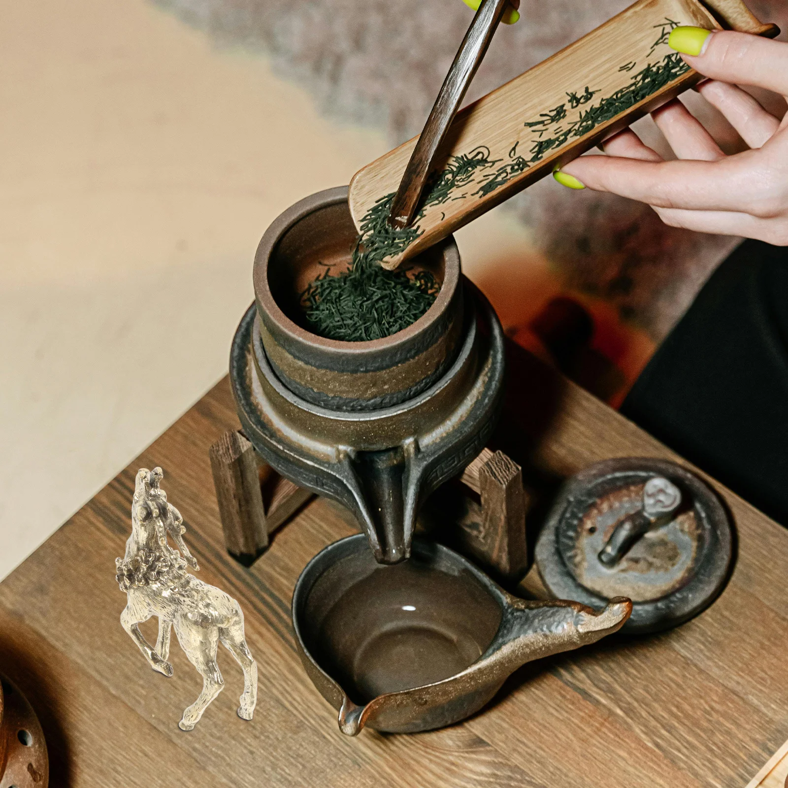 

Brass Deer Metal Animal Ornament Home Office Desk Holiday Deer Tabletop Statue Decor Living Room Shelf Holiday Christmas