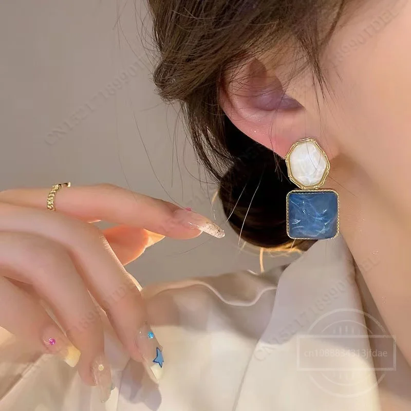 Fashion Vintage Resin Geometric Drop Earrings for Women Charms Elegant Irregular Blue Pendant Earrings Jewelry Party Gifts