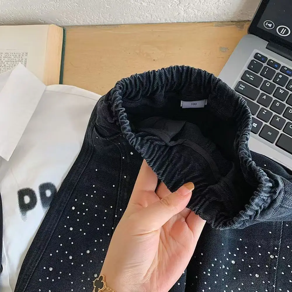 Children's Pants 2026 Spring New Trendy Cool Hot Diamond Denim Casual Pants For Boys And Girls Stylish Curved Knife Pants 6