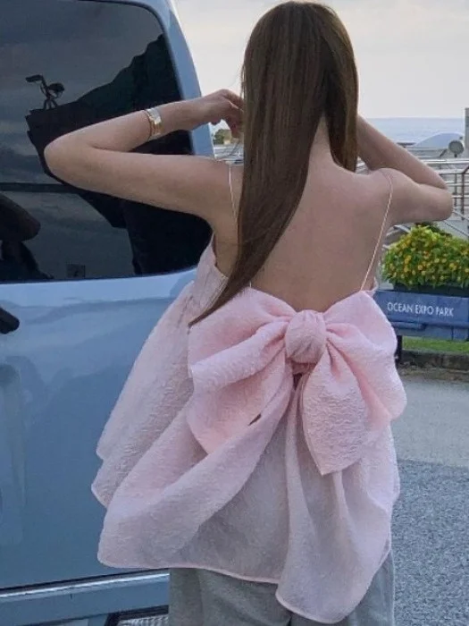 

Нежно-розовый текстурированный топ с завязками на бретелях для женщин, летняя новинка, омолаживающий эффект, кукольный стиль, для повседневной носки, стандартный крой, средний размер.