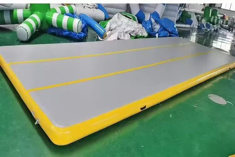 Aufblasbare Bodenmatte, 8 x 2 x 0,2 m, aufblasbare Trommelbahn, Trampolin, Luftbahnmatten, aufblasbare Luftmatten, aufblasbare Gymnastikmatte mit Pumpe