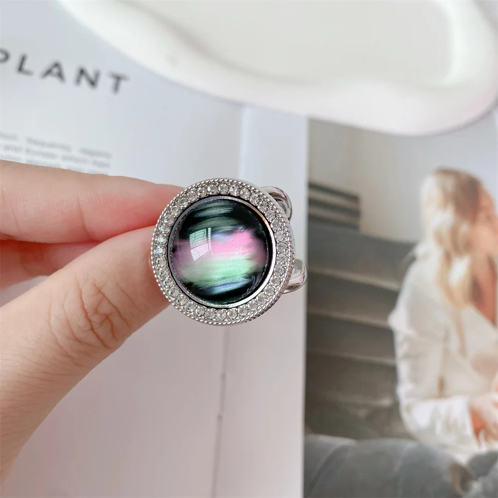 الملابس الزاوية عقدة زر تشيكوسلوفاكيا دائرة الدائري للنساء قميص هيم تي شيرت وشاح مشبك الزركون الملابس اكسسوارات الديكور هدية