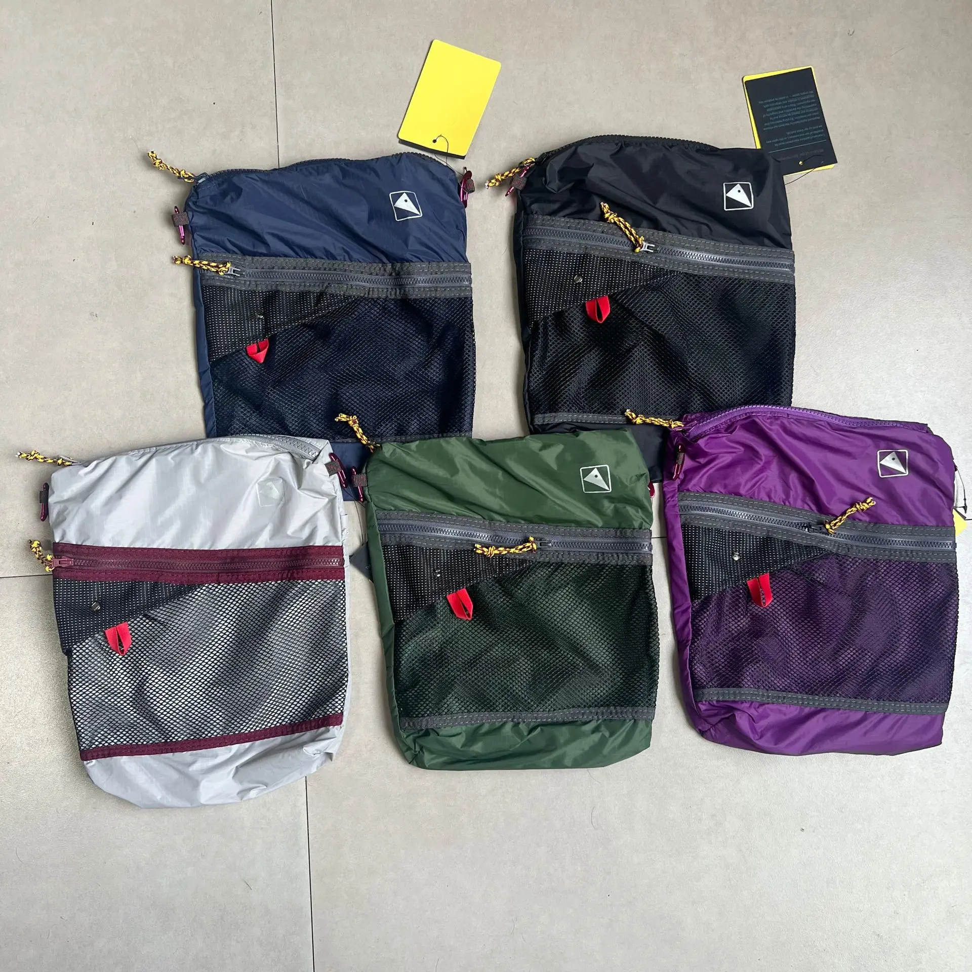 

Klattermusen Mountain Rat 4L Outdoor Waterproof Men's and Women's Small Bag Anti-splashing Bag Sports Messenger Bag