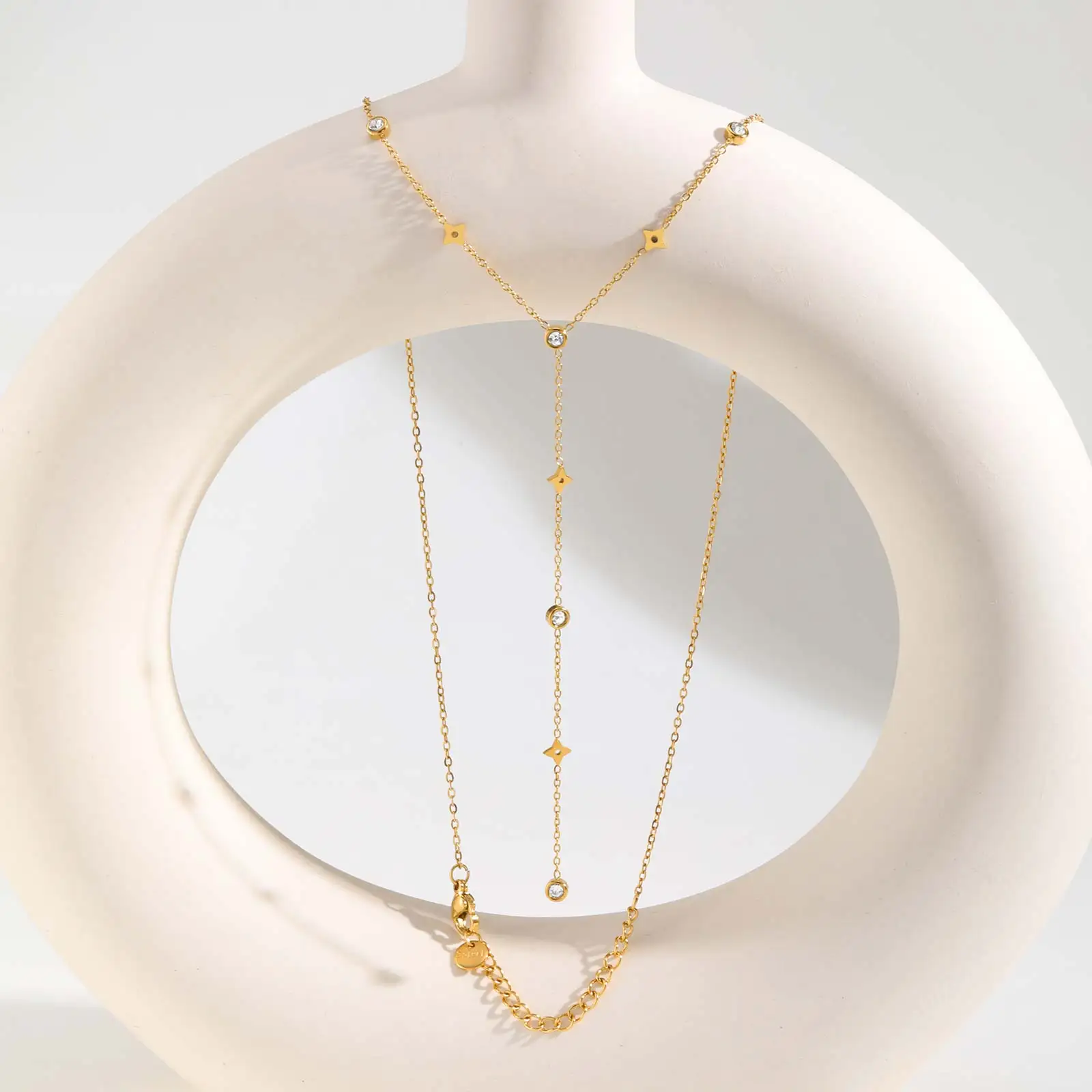 Edelstahl-Halskette in Y-Form mit Schmetterlingsherz für Damen, vergoldete lange Halskette mit Zirkonperlen, trendiger Partyschmuck – Detail 4