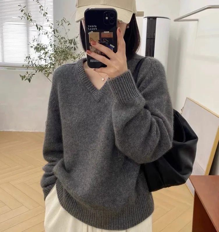 European V-neck 100% pure cashmere sweater for women autumn and winter high-end loose soft waxy low neck thick bottom sweater