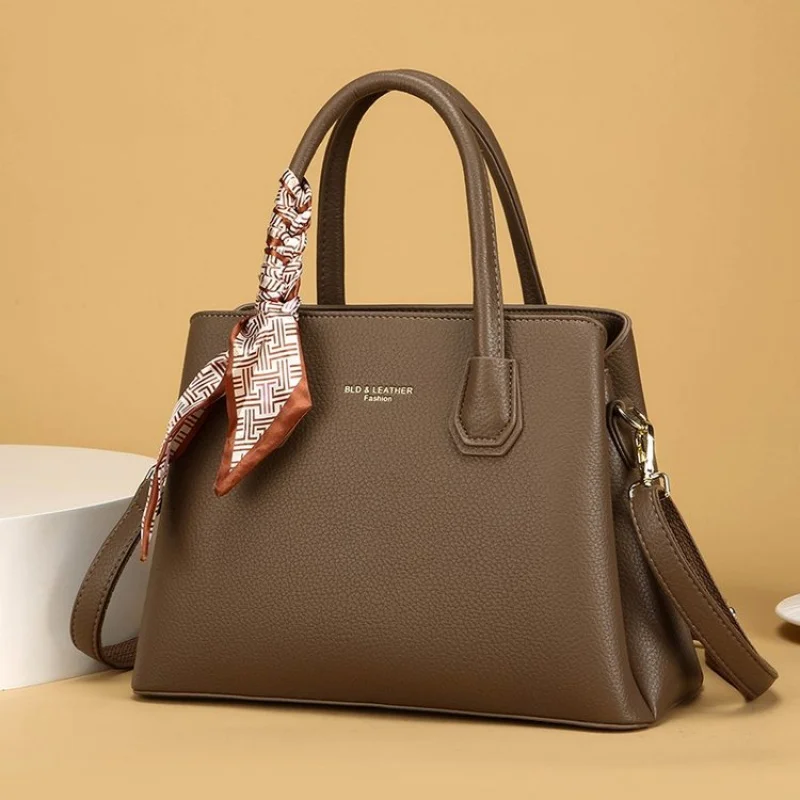 

Высококачественная женская сумка через плечо с роскошным мастерством и просторным интерьером, подходящая для ежедневных поездок на покупки ​