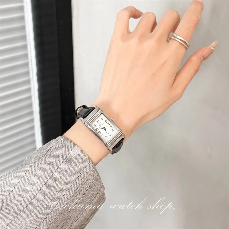 ساعة نسائية فاخرة بغطاء منزلق ذو إحساس ممتاز وبساطة كلاسيكية مربعة كوارتز 2025 هدية عيد ميلاد جديدة مقاومة للماء