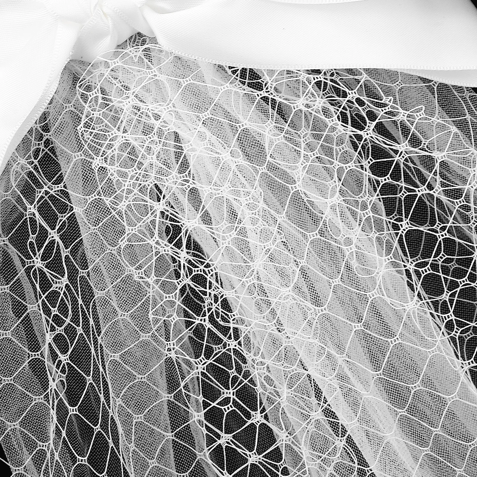 

Bridal Veil Pearl Beads Decor Bowknot Plaid Mesh Tulle Accessory for Women Wedding Bridal Veil Pearl Veil, Bow Lace Veils