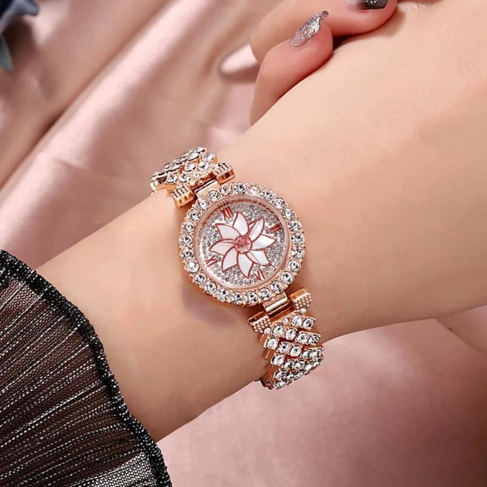 Fashion With Bracelet Gypsophila Watch Rose Gold Alloy Ladies Watch Bling Bling Flower Diamond Watch Quartz Wristwatches