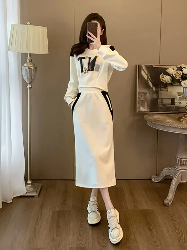 Autumn and Winter Versatile Women's Set Fashion Advanced Casual Sports Top+Half Skirt Two Piece Set Fashion