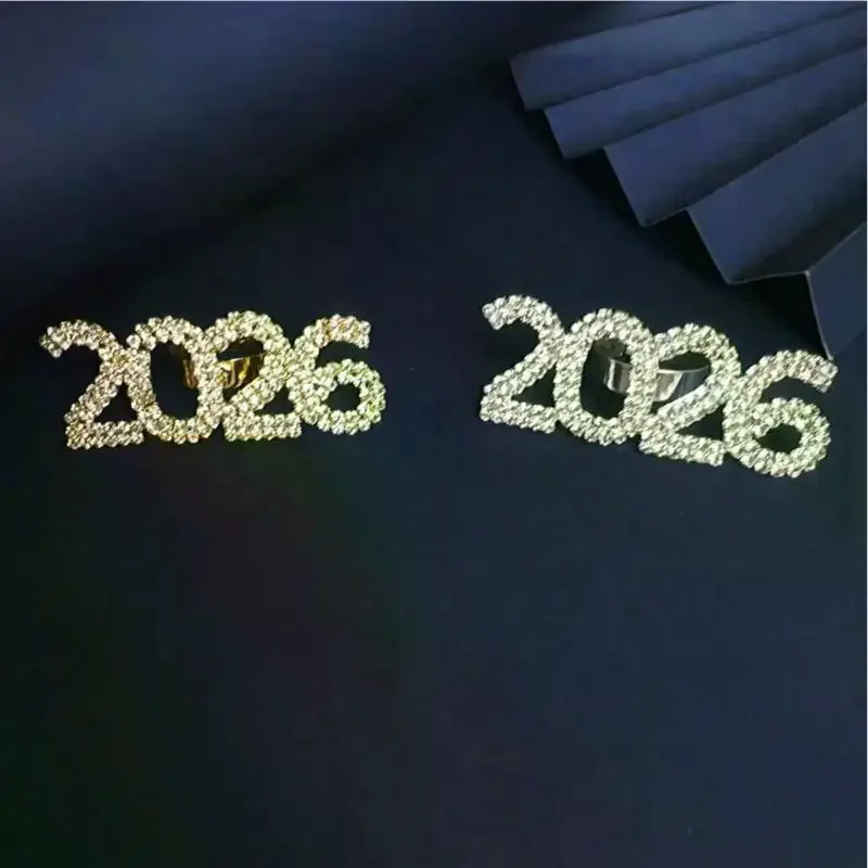 خاتم حجر الراين الهندسي لعام 2026 شريط نحاسي قابل للتعديل مع أرقام متألقة، مجوهرات للجنسين على الطراز البوهيمي لمناسبات الأعياد #1