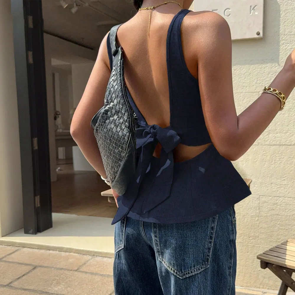 Waist-Cinching Belted Sleeveless Top Women's Fashionable Commute Ready Versatile Back-Exposing Hem Tunic Length Casual Wear