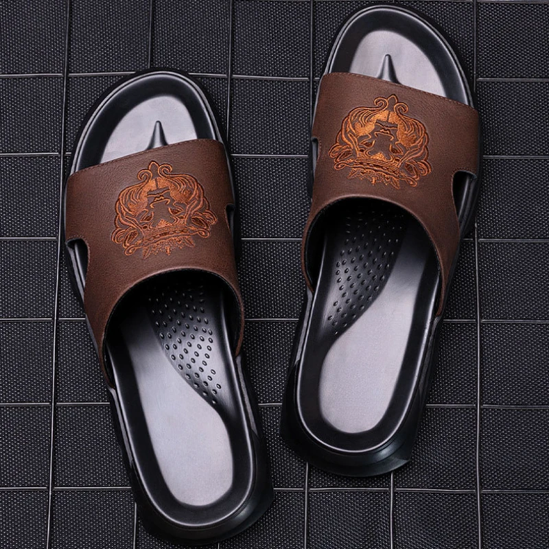 Summer Men\'s Genuine Leather Slippers Men\'s Totem Embroidery Flip Flops Beach Sandals Outdoor Leisure Non-slip Men Home Slippers