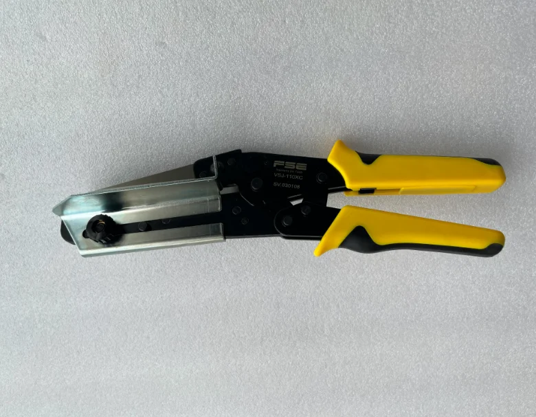 

PVC Wire Slot Cutting Tool 45°/90°Multi Angle Manual Plastic Trunking Cutter PE PPR Plastic Pipe Cutting Trim Scissor VSJ-110XC