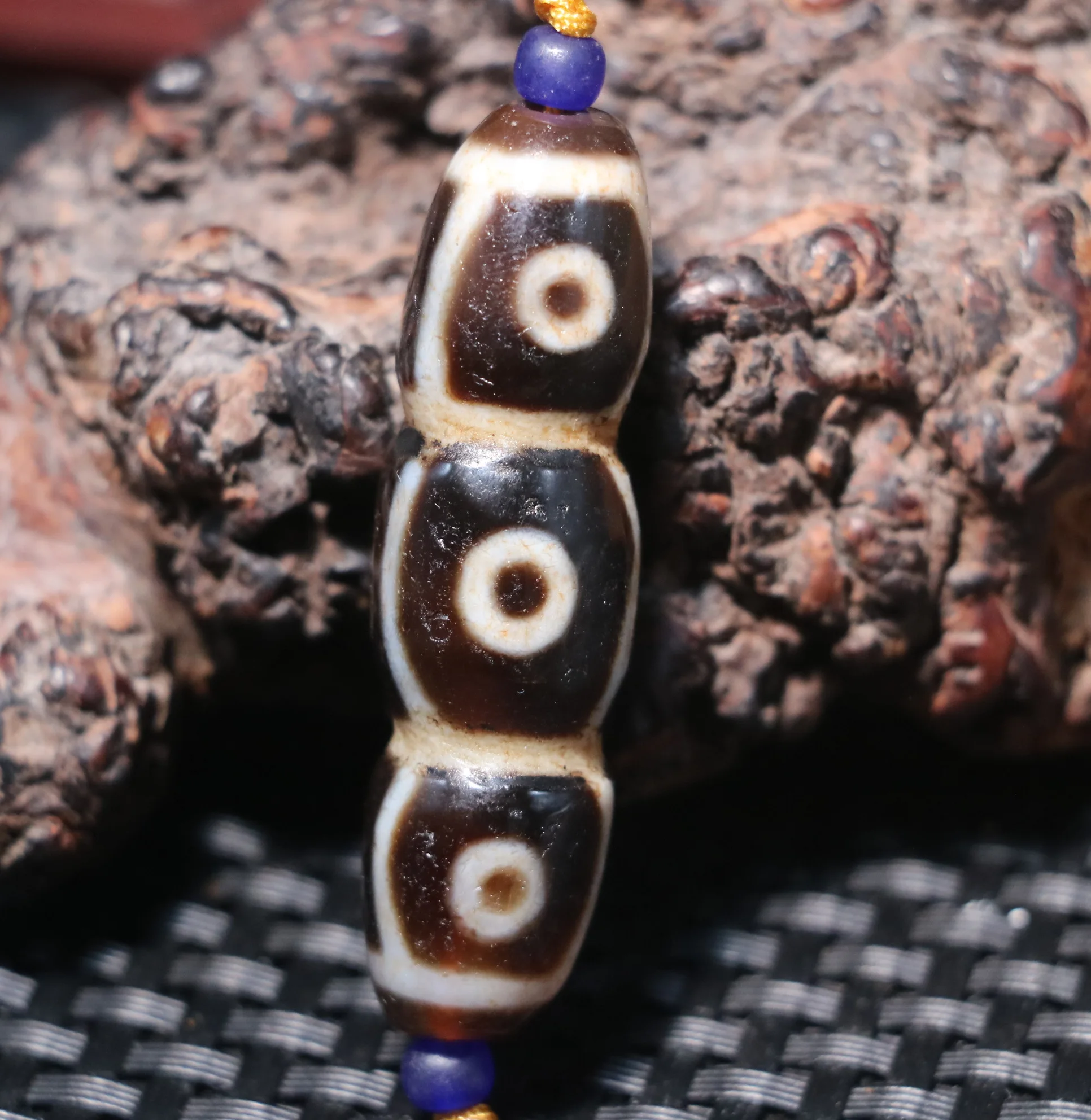 Magic Energy Tibetan Top Old Agate 2 Fold Line 6 Eyed Lotus Shape dZi Bead Size Fit For Making Bracelet For Jewelry Amulet