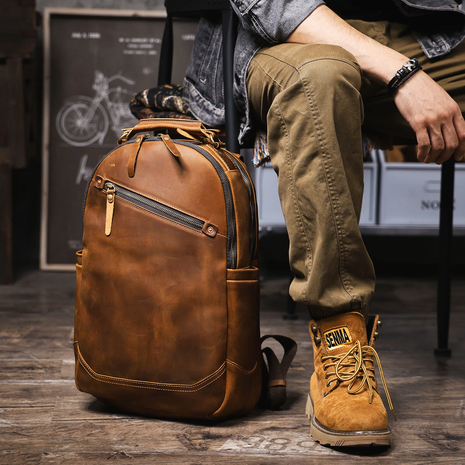 Vintage handgefertigter Rucksack aus hochwertigem Echtleder für Herren, Leder-Laptop-Umhängetasche, Crazy Horse Schultasche, modisch für Männer – Detail 4