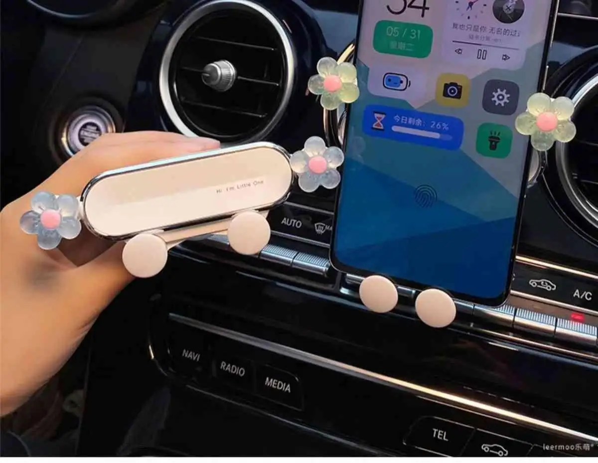 Sanrio Kuromi Car Phone Holder Car Air Outlet Mobile Phone Cartoon Stable Holder Melody Cinnamon  Fixed Navigation Holder Gift