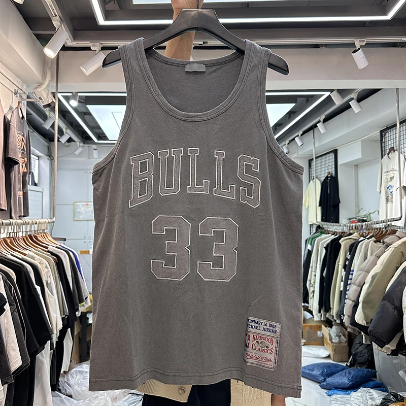 

American Retro Brand BULLS Letter 33 Embroidery Loose Heavyweight Waed Vintage Svel Baskeall Vest Summer Trendy rou...