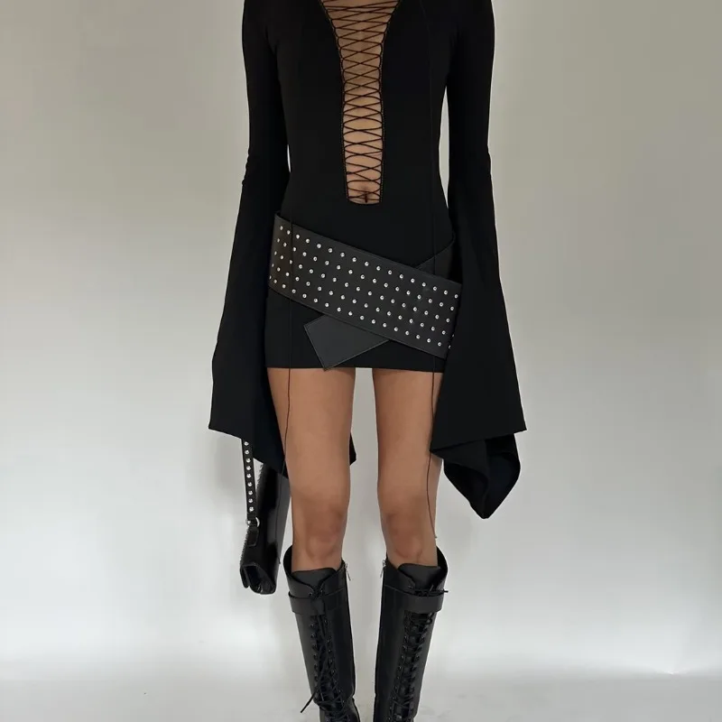 Mini robe Hipster noire pour femmes, Coquette froncée, Sexy, décolleté en V profond, manches longues évasées, moulante, fête, boîte de nuit, tendance Y2K