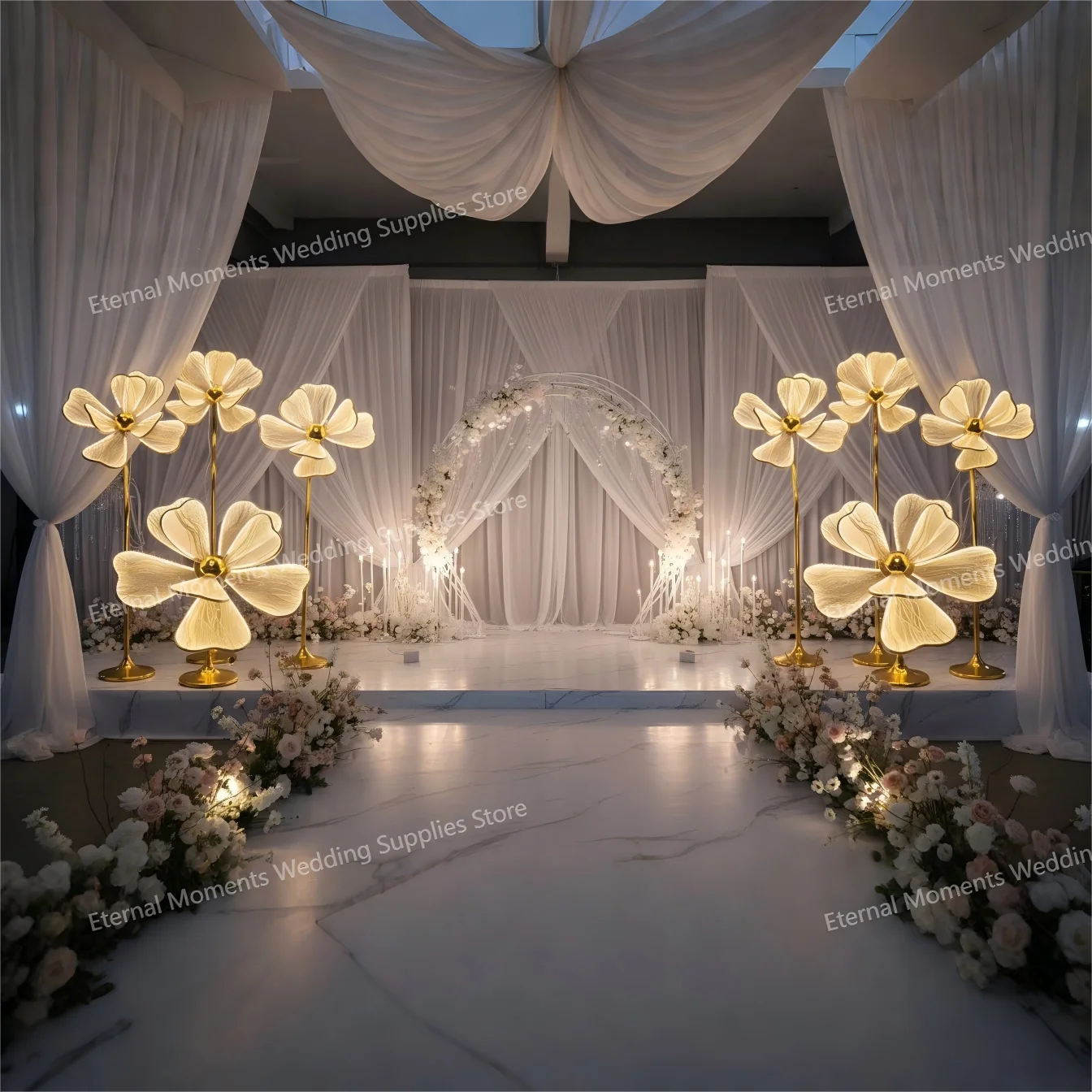 

Giant golden Mesh Flower Decorations 3D Hollow Petal Large Roma Style Props for Wedding Backdrop Mall Window Party Stage Display