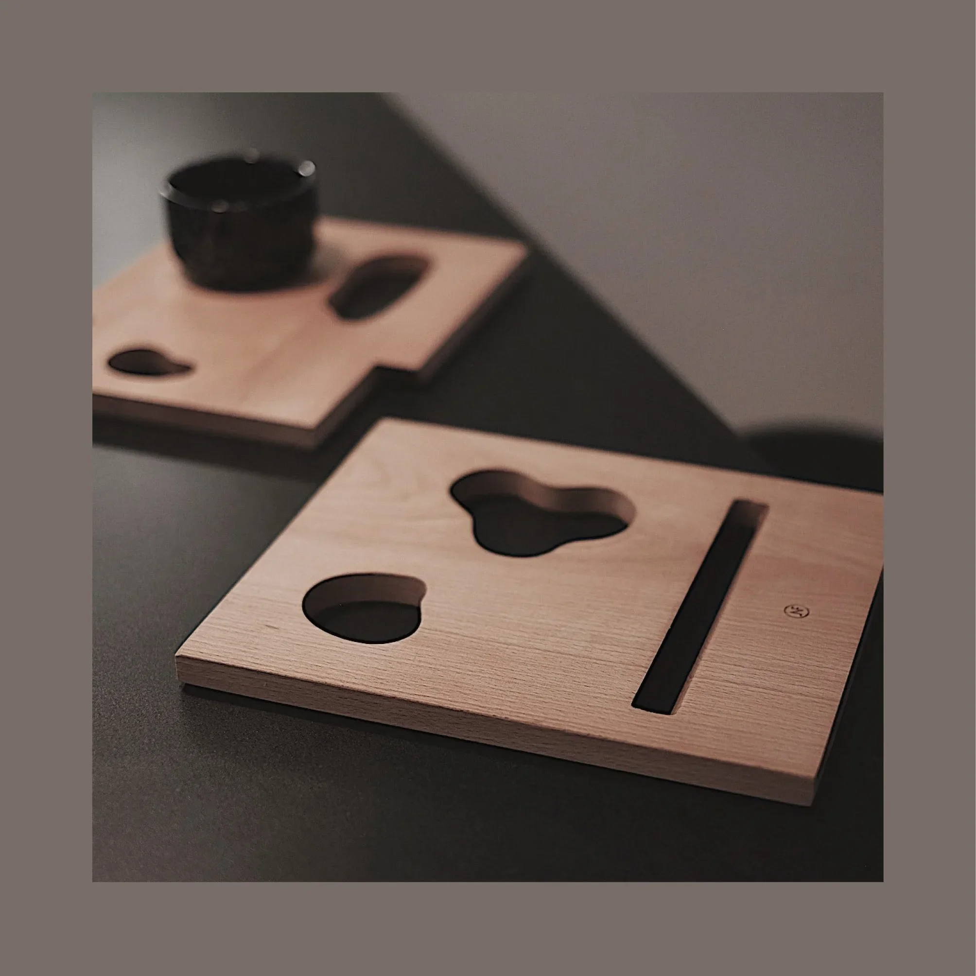 Minimalist Solid Wood Magazine Rack Original Design Bookshelf Ins Nordic Medieval Geometric Artistic