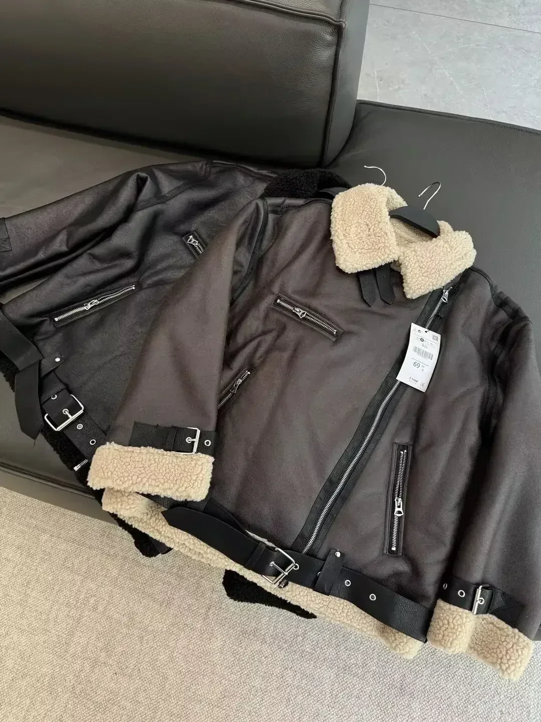 

Women's winter new fashion loose warm Fur Faux Leather motorcycle style jacket retro long sleeved pocket women's jacket chic top