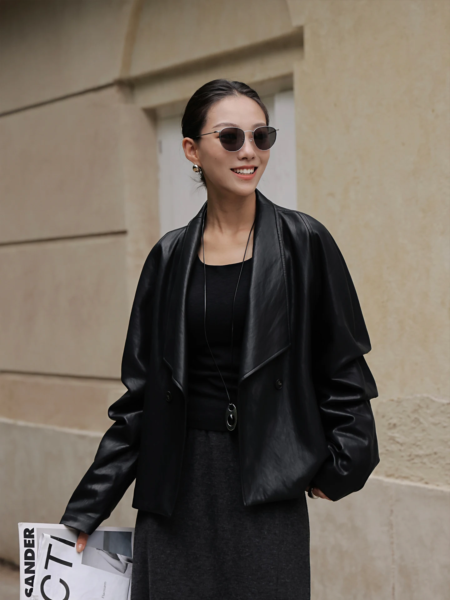 Losse PU-leren jas voor dames met schouderinzet en omgeslagen kraag, geschikt voor woon-werkverkeer, herfst, nieuw binnenkomst, buitenkleding