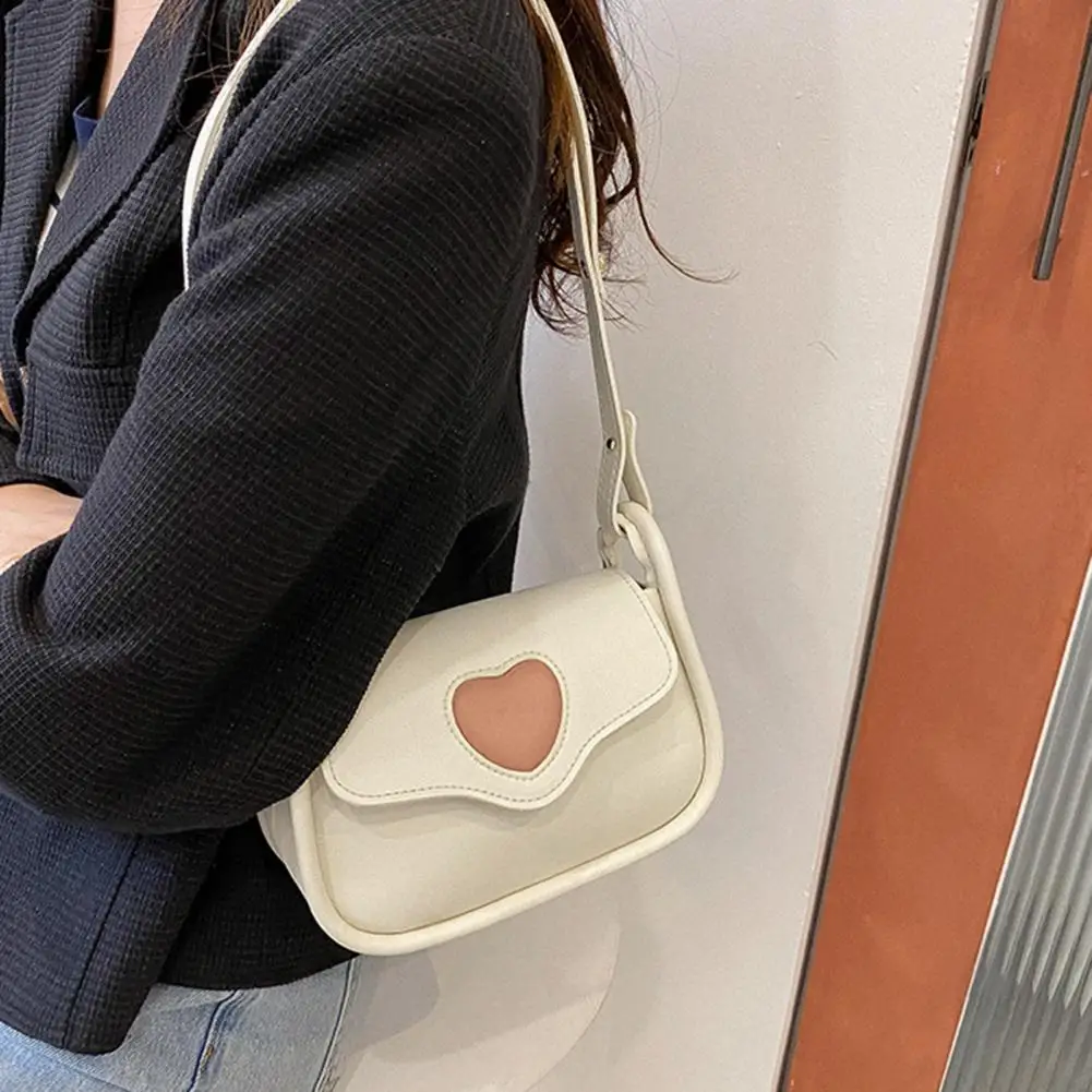 

Women Shoulder Bag Retro Love Heart Pattern Shoulder Bag for Women Faux Leather Crossbody Handbag with Adjustable for Outings
