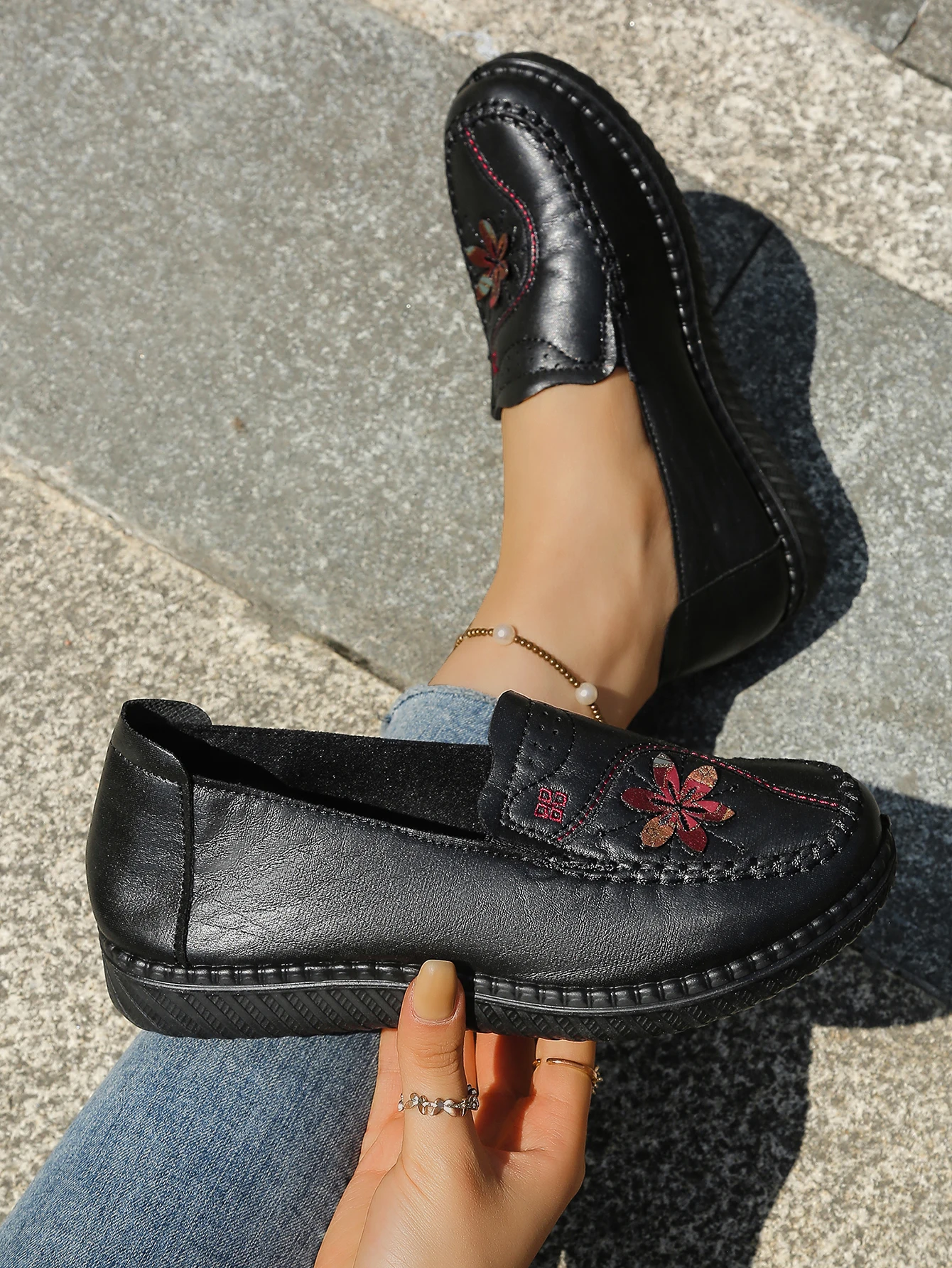 Damen-Loafer mit chinesischem Knoten, Slipper mit Blumenmuster, bequeme, rutschfeste PU-Sohle, lässige Alltagsschuhe für ältere Mütter – Detail 14