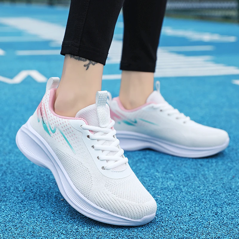 Fashion Flying Woven Breathable Running Shoes Women Four Seasons Soft Lightweight Casual Sneakers Ladies Non Slip Jogging Shoes