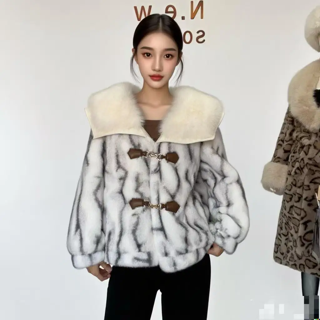 Variant: White earthworm