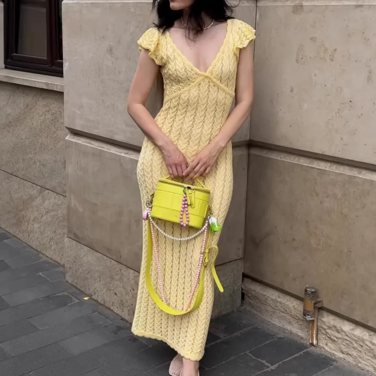 Französisches Häkelkleid mit V-Ausschnitt und kurzen Ärmeln für Damen, Frühling, einfarbig, sexy, ausgehöhlt, schmal geschnitten, gestrickt, figurbetont, lang, OSMD
