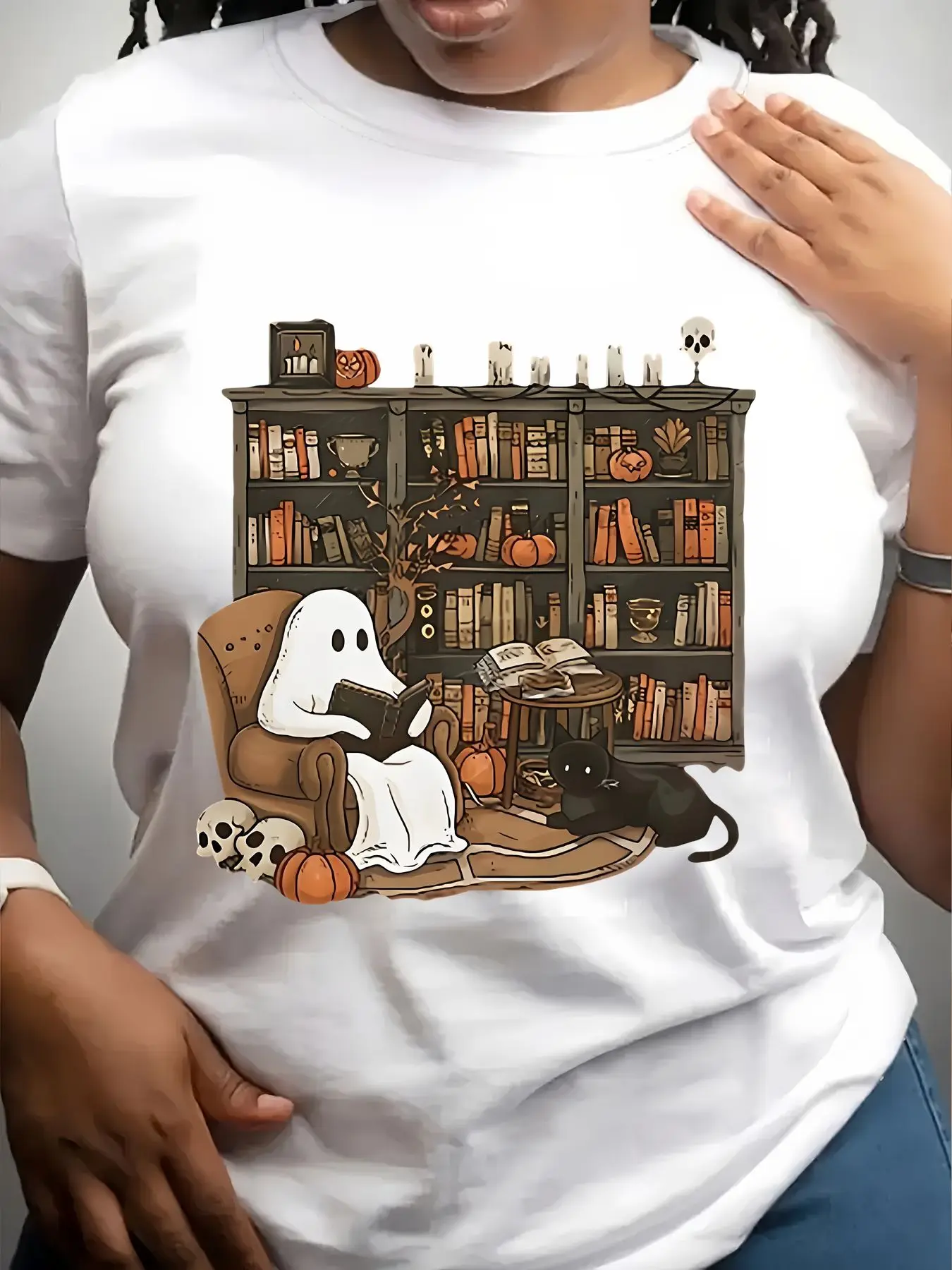 Women's Trendy Crew Neck T-Shirt Ghost Reading in Library Scene Suitable for Casual Sportswear