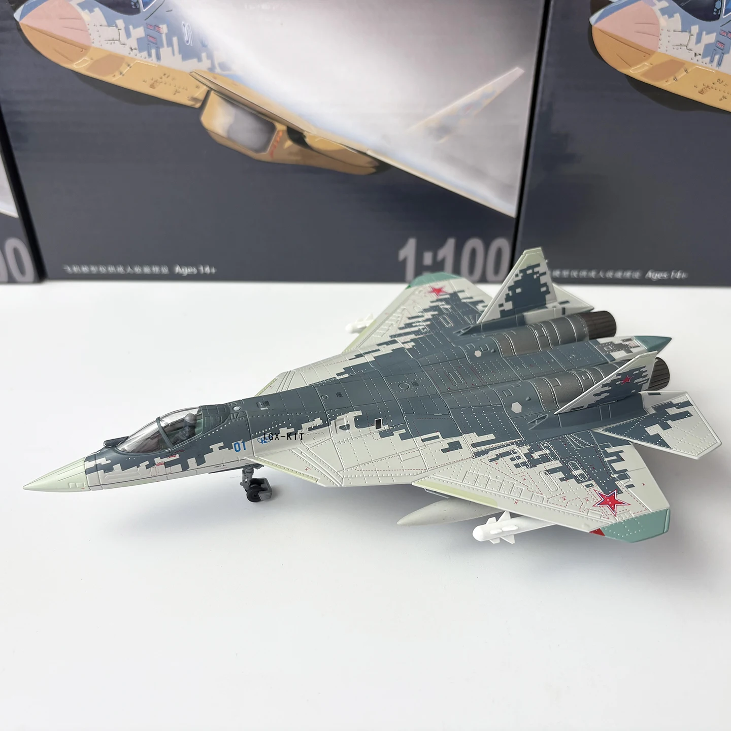 Modelo de Caça Stealth SU57 da - Model Kit Planes avaliação e preço