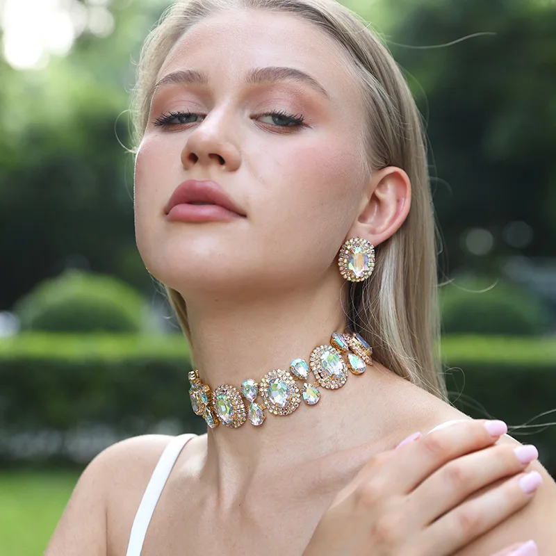 العروس حجر الراين البيضاوي قلادة طقم من الحلقان وصيفه الشرف مجوهرات الزفاف T المختنق قلادة حفلة موسيقية زي مجموعات مجوهرات ملونة