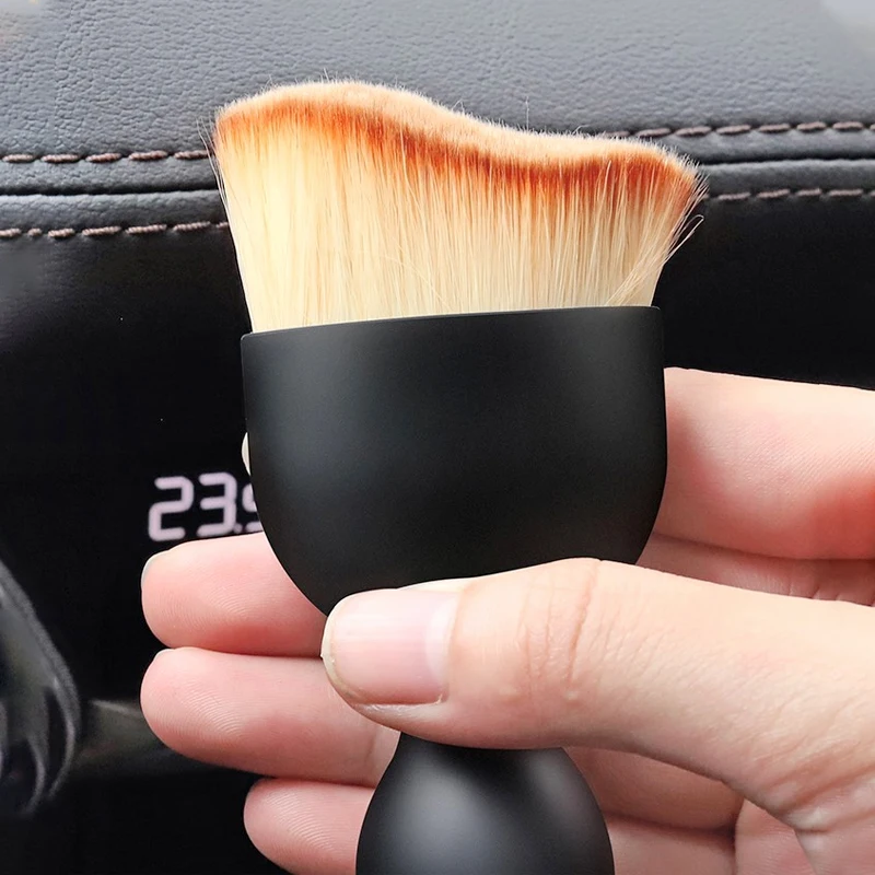 Car Crevice Dust Brush Soft Cleaning Brush For BMW X1 X3 X5 X4 X6 G05 G30 G20 E46 E90 E60 F10 F30 Car Interior Accessories image 2