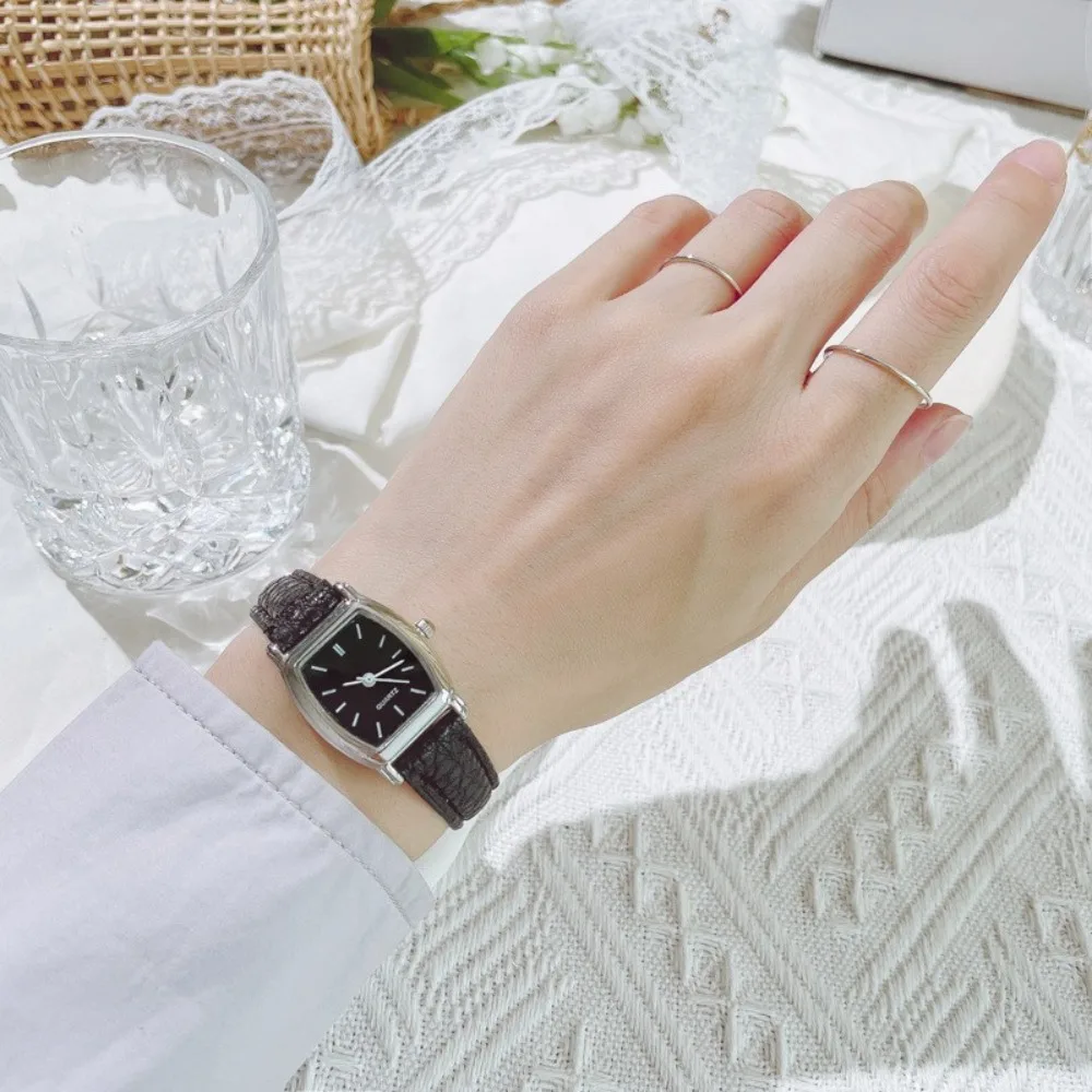 Fashion Leather Watches for Women Square-shaped Precise Students Wrist Watches Minimalist Versatile Quartz Watch Female Gifts