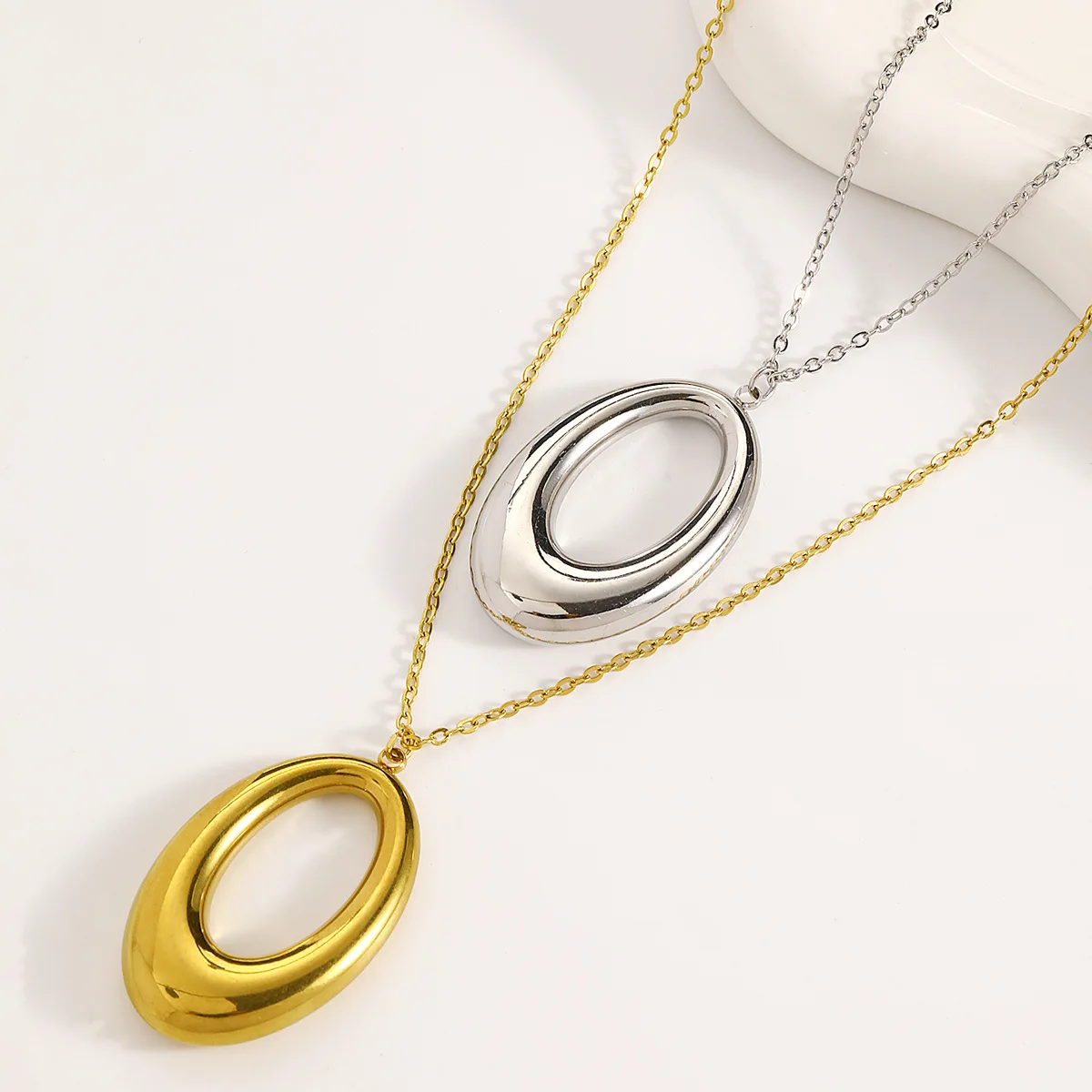 1Pc Chunky Hollow Oval Pendant Necklace, Smooth Polished Metal Simple Minimalist Daily Stackable Neck Ornament Gold Silver Tone