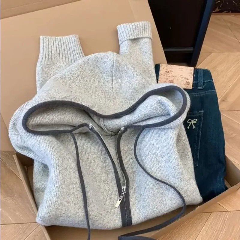 

Корейский нишевый повседневный вязаный кардиган с двойной молнией и капюшоном, женский осенне-зимний ленивый темперамент, повседневное универсальное пальто, топ