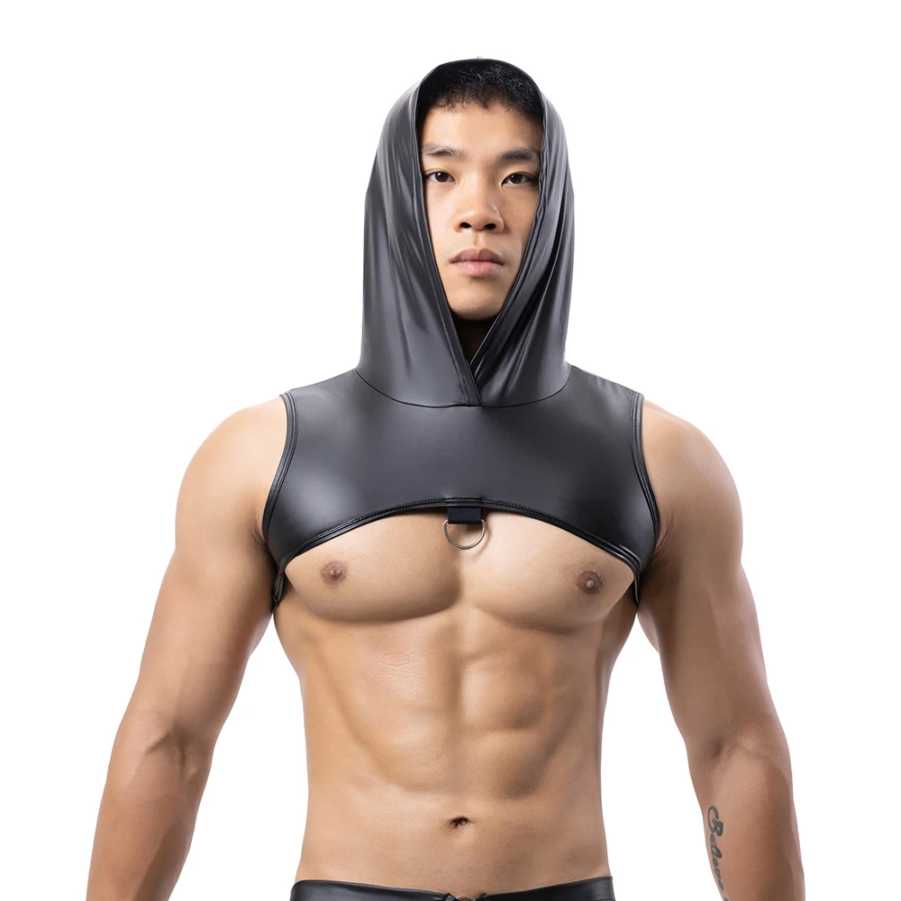 Męskie koszulki fitness ze sztucznej skóry z kapturem Uprząż na klatkę piersiową Bluzy z kapturem Crop Tops Czarna kamizelka z mięśniami Metalowy pierścień Dekor Bez rękawów