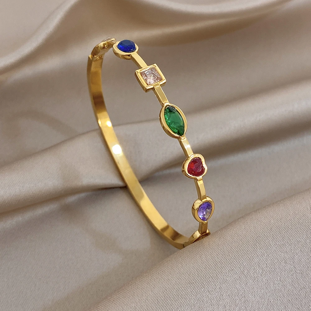 pulseira de pedras coloridas