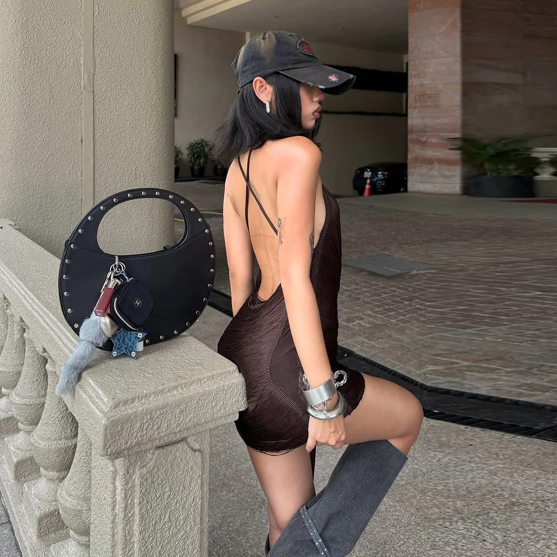 DSMTRC Halter Profondo Scollo A V Sexy Nappa Mini Vestito Da Vacanza 2026 Abito Delle Donne Elegante Backless Senza Maniche Increspato Club Abiti Da Festa