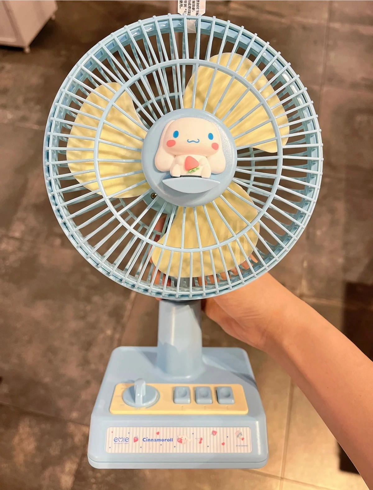 Sanrioed Cinnamoroll Summer Desktop Fan Cute Cartoon Shaking Head Silent Usb Fan Kawaii Anime Office Ornament Desktop Girl Gift