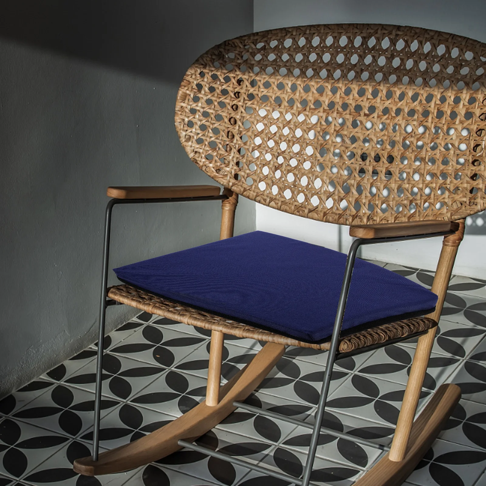 

Polyester Portable Outdoor Stadium Seat Cushion Lightweight Single Layer Seat Pad for Picnic Camping Beach Stadium Cushion