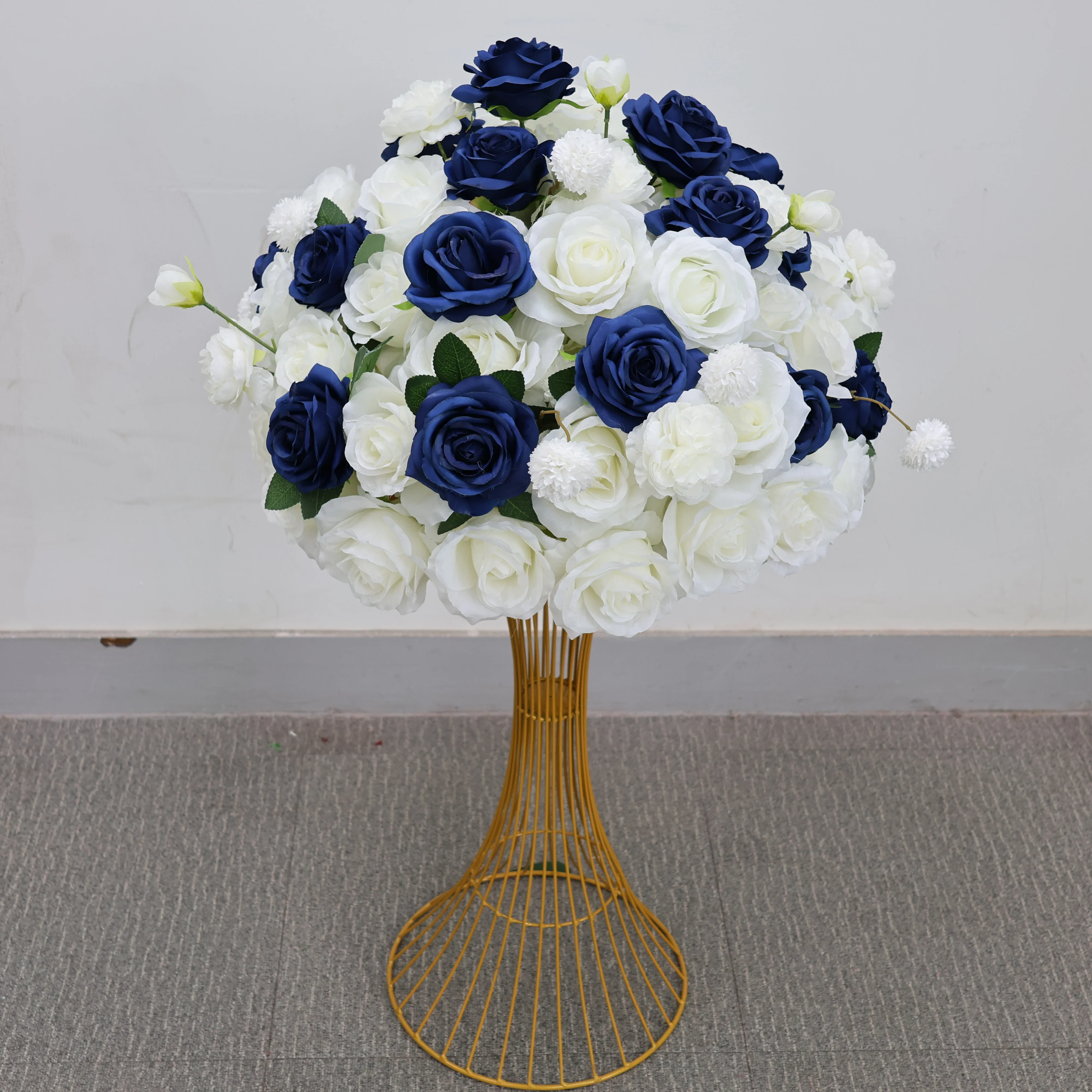 Centrotavola con Grandi Rose A - Home Decor Event recensione e prezzo