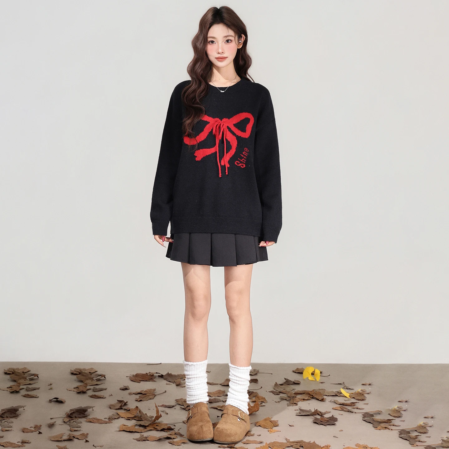 فيونكة سوداء برقبة دائرية، سترة صوفية ناعمة ولزجة لتقليل العمر، سترة نسائية فضفاضة وكسول جديدة للخريف والشتاء